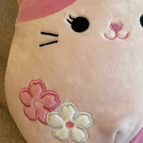 8” Roseanne Squishmallow Pink Sakura Flower Cat - Picture 2 of 6